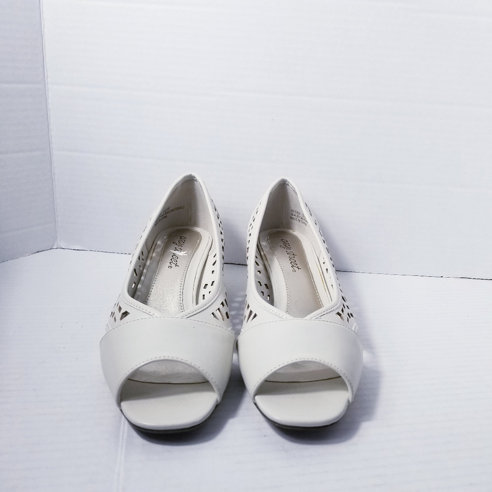 EASY STREET CREAMY WHITE HEELS SIZE 8.5 WIDE - Picture 7 of 15
